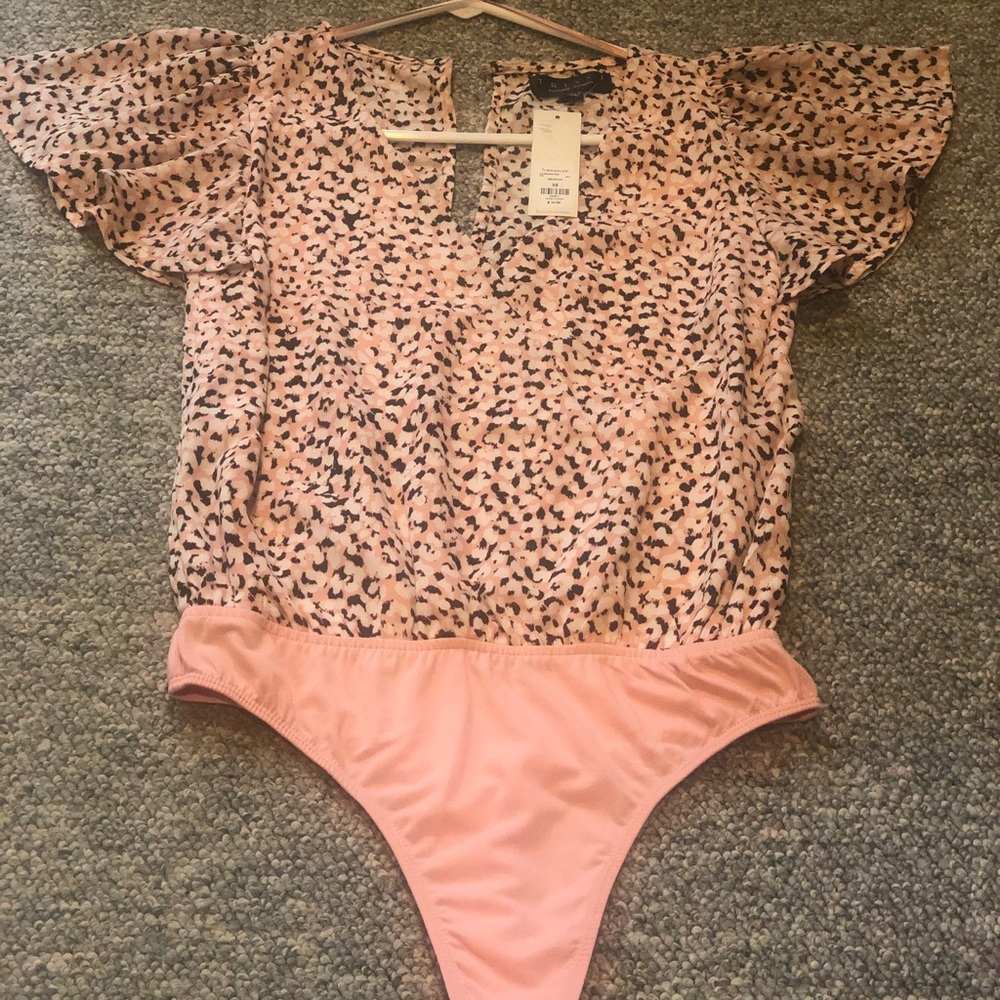 Flutter sleeved bodysuit